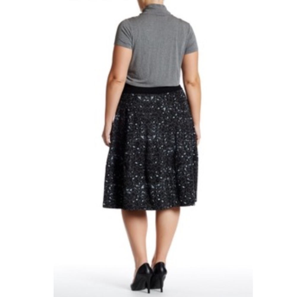 Melissa McCarthy Seven7 Black Floral Midi Skirt - Picture 2 of 6